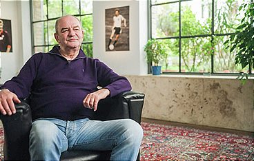 Herbert Prohaska: Der Ball, ein Leben