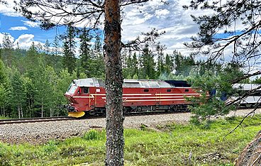 Mit dem Zug entlang der Fjordküste Norwegens